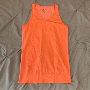 Nike Sleeveless Work Out Top